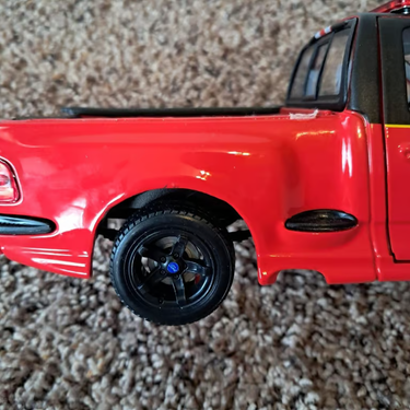 Maisto 1:21 Diecast Ford SVT F-150 Fire Chief Engine Co.